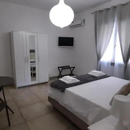 Guest house Efebo 3*